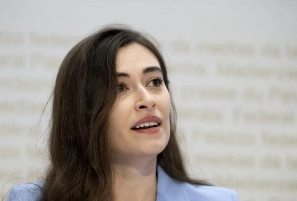 Lemondott a Jézust és Máriát ábrázoló festményre lövöldöző svájci, progresszív és muszlim politikusnő