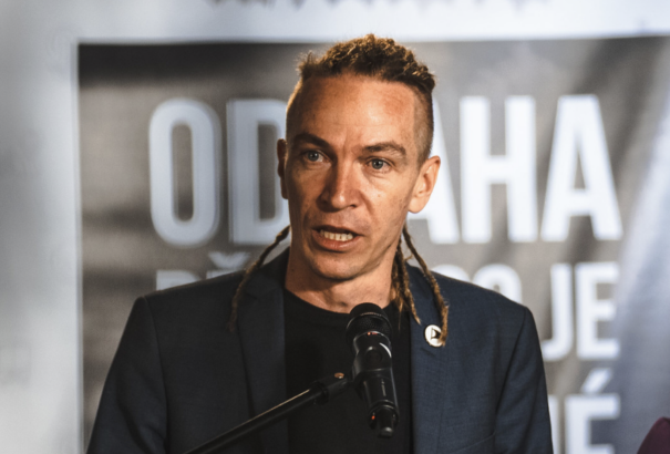 Lemondott a cseh kormánykoalíciós Kalózpárt elnöksége