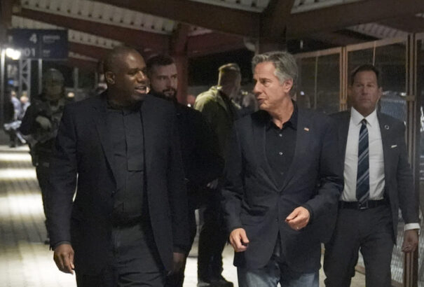 A brit és az amerikai külügyminiszter is Kijevbe látogat szerdán