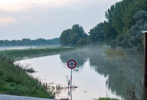 SHMÚ: Nyugat-Szlovákiában továbbra is harmadfokú árvízkészültség van