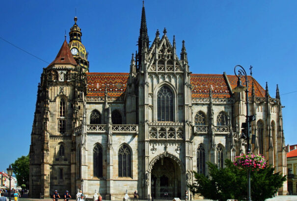 Templomok elleni bombatámadással fenyegetnek Kassa megyében