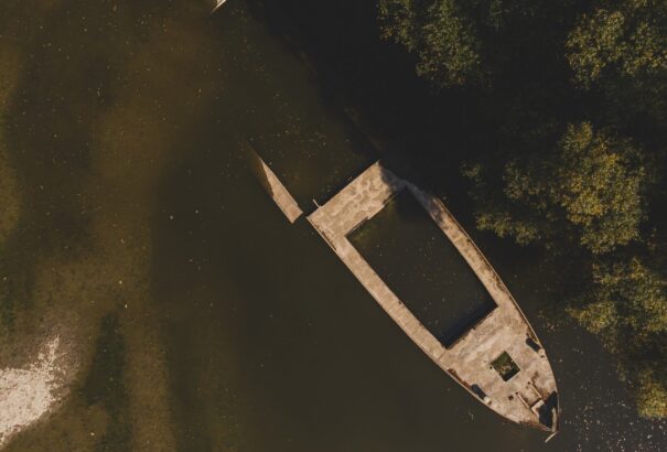 80 éves hajóroncsok bukkantak elő a Dunából – Videóval