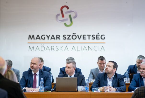 Tisztújítás a Felvidéken: Forró Krisztián már biztosan nem indul a Magyar Szövetség elnöki székéért