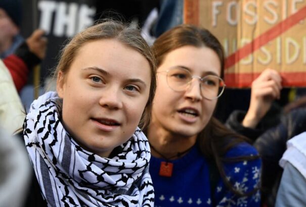 Már megint rendőrök vitték el Greta Thunberget