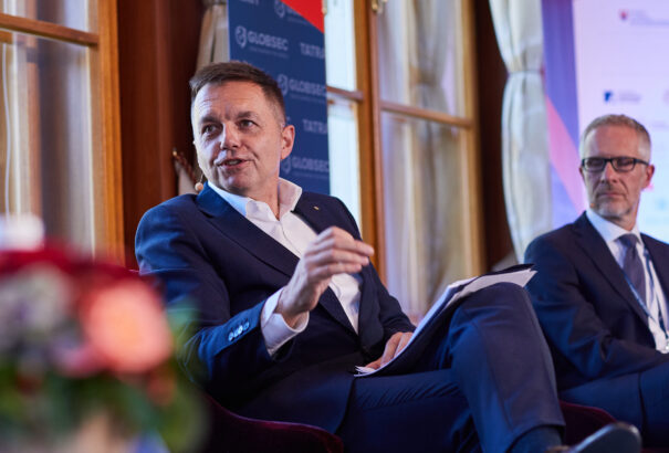 Feltétel nélküli szabadságvesztést javasolt az ügyész Peter Kažimírnek, a Szlovák Nemzeti Bank elnökének