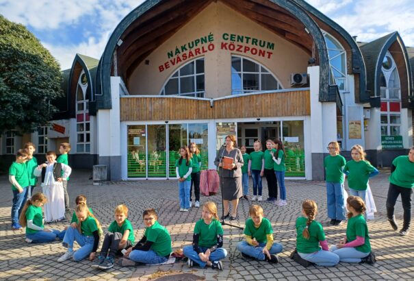 A magyar népmese napján meseszép ünnep várta a komáromi gyerekeket