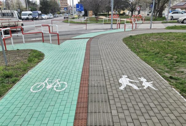 További kerékpárutak építését tervezi Komárom városa