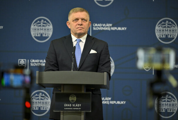 A rendőrség megerősítette Fico állításait: a duklai megemlékezésen tényleg ott volt egy fegyveres férfi