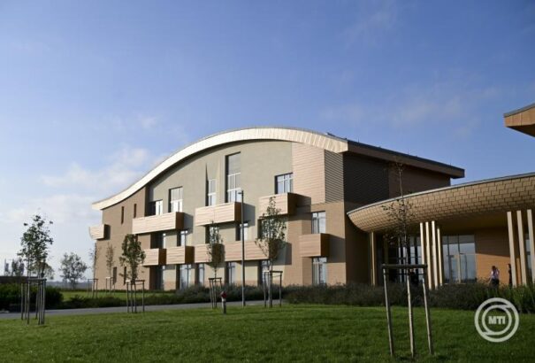 Megnyitották a sukorói Kovács Katalin Nemzeti Kajak-Kenu Akadémiát