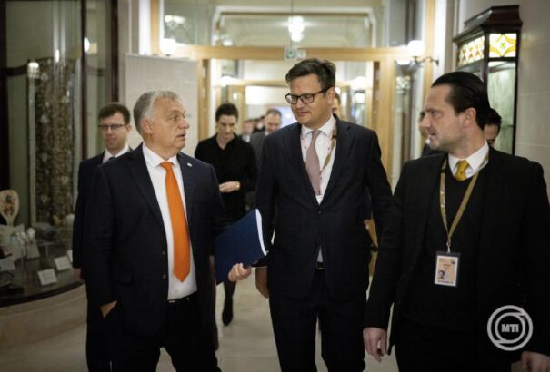 Orbán Viktor: a háborús stratégia helyett váltsunk békestratégiára!