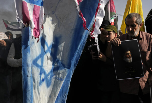 Migránsok százai ünnepelték Berlinben az iráni rakétatámadást