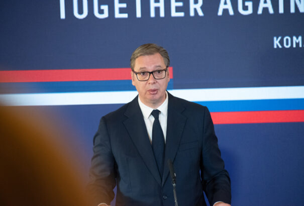 Vučić Komáromban: Szerbia, Szlovákia és Magyarország együttműködése jelentősen csökkentette a migrációs nyomást