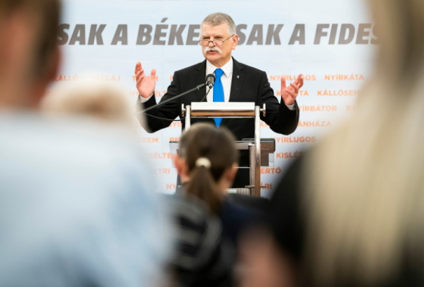 Kövér László a Magyar Nemzetnek: Csak semmi pánik!