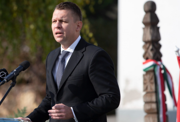 Menczer Tamás: Nem vagyunk alárendelve senkinek