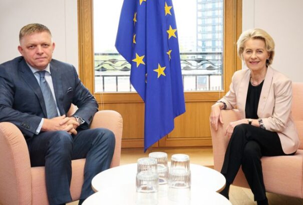 Az Európai Bizottság 800 millió eurót küld az újjáépítési alapból. A Btk-módosítás mégsem jelent problémát