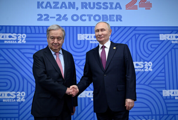 Zelenszkij begőzölt: Nem mehet Ukrajnába a Putyinnal kezet rázó ENSZ-főtitkárt