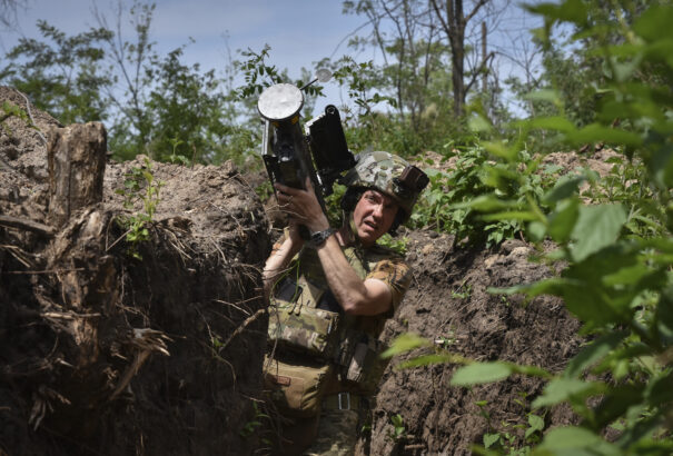 Az USA „felhatalmazta” Ukrajnát, hogy nyugati fegyvereket vessen be az észak-koreai katonák ellen