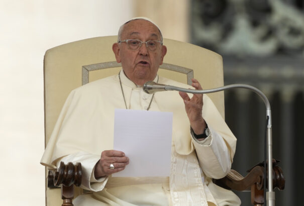 Ferenc pápa az ENSZ-békefenntartó erők elleni támadások leállítását kérte