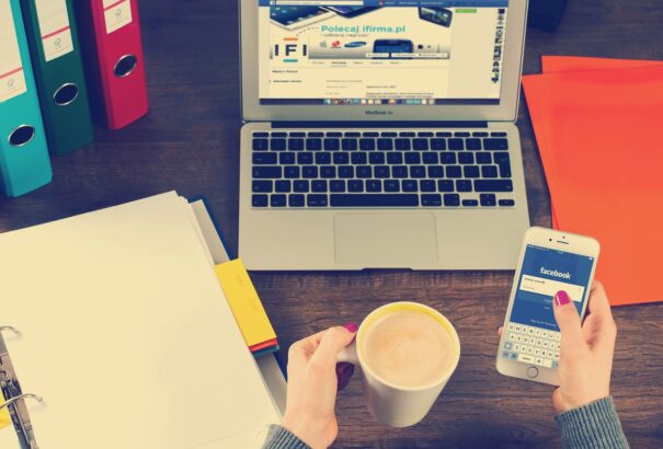 Felmérés: Az internetezők 87 százaléka látogatja naponta a közösségi oldalakat