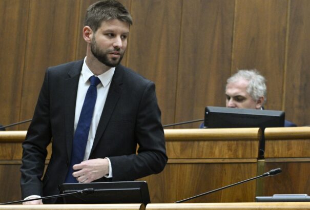 A PS szerint a konszolidációs csomag a Fico-kormány bukásának kezdetét jelentheti