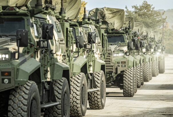 Honvédelmi miniszter: Minden új harcjárművel erősödik Magyarország biztonsága