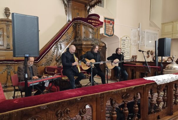 Neves zenészeink adtak jótékonysági koncertet a komáromi Karitász Egyesület javára