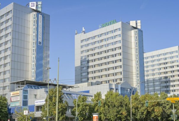 Kiborultak a berliniek: 1200 migránst telepítenének a belvárosba