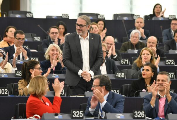 Ukrajna támogatásának növelésére szólította fel az EP az EU vezetőit