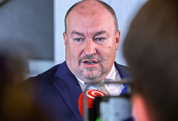 Huliak felszámolná az egész SNS-frakciót és átformálná a koalíciót