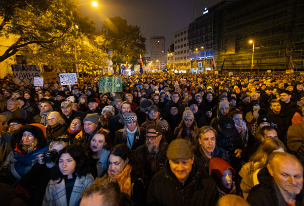 Az ellenzék a bársonyos forradalom évfordulóján tüntetett – Mikloško: gondolunk az ukrán nemzetre
