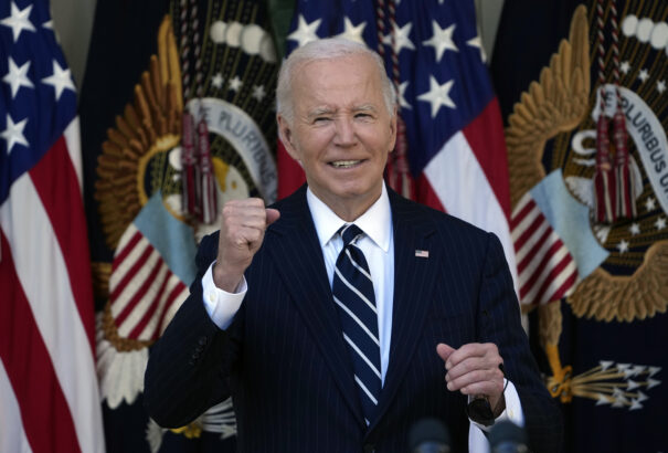 A Biden-adminisztráció minden rendelkezésére álló összeget eljuttat Kijevnek