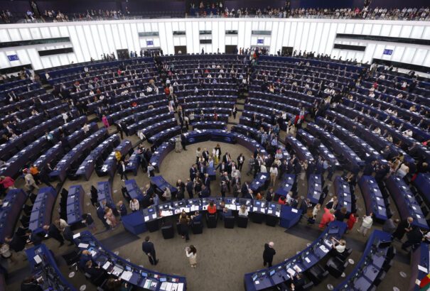 Az EP nyomására az Európai Bizottság módosítja a költségvetési tervezetet