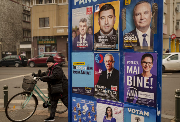 Elkezdődött az államfőválasztás Romániában. A magyarságot Kelemen Hunor elnökjelölt képviseli