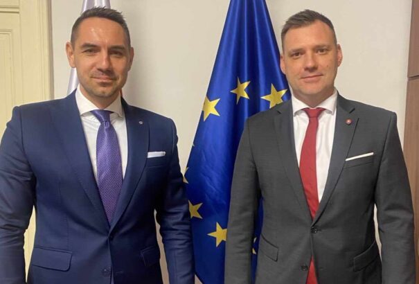 Gyimesi Taraba tanácsadója lesz. A magyarlakta régiót fogja fejleszteni