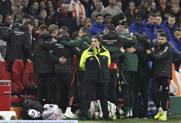 Szalai Ádám rosszul lett a magyar kispadnál, félbeszakadt a hollandok elleni mérkőzés