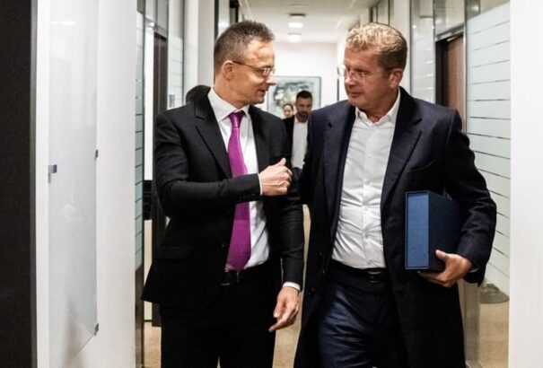 Kipukkan a nyelvtörvény lufi? Szijjártó Péter ma Pozsonyban Peter Žiga megbízott szlovák házelnökkel találkozik