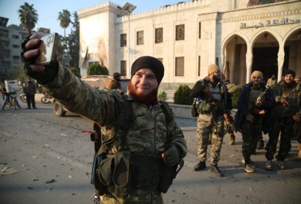 Szíria: Összecsaptak a biztonsági erők Aszad híveivel