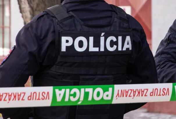 Halott nőt találtak egy nagymegyeri lakásban. Állítólag az adóhivatal korábbi igazgatónőjéről van szó