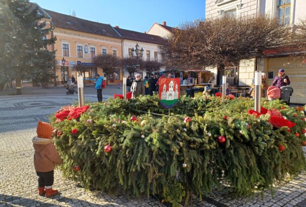 Ünnepvárás Komáromban – Képekkel