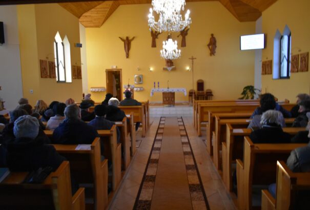 Básti Róbert adventi koncertje Tajtin – Képekkel