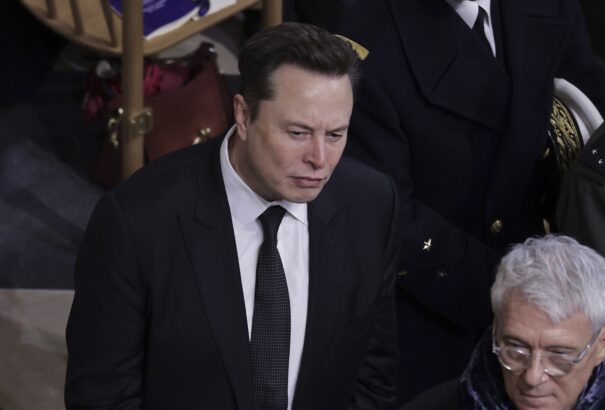 Musk az AfD-t támogatta egy német lapban, a főszerkesztőnő lemondott