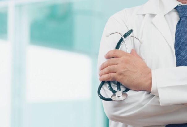 A minisztérium tovább tárgyal az orvosszakszervezettel – egyelőre nincs áttörés