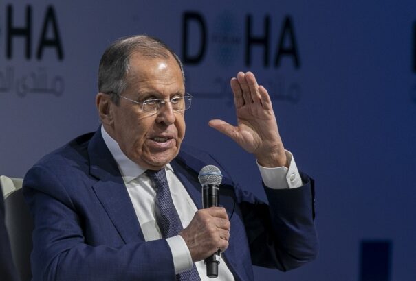 Lavrov: Franciaország párbeszédet javasolt a háború kapcsán – Ukrajna részvétele nélkül