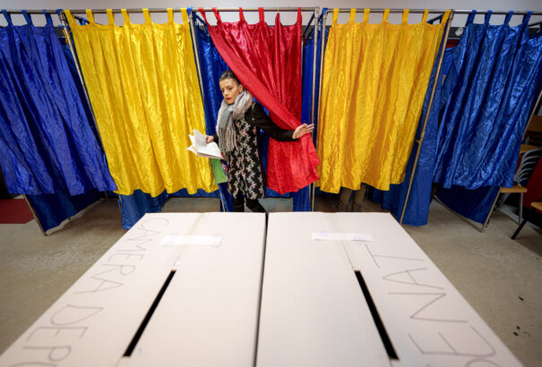 Romániai választás: Az exit poll szerint győztek a szocdemek, bejutott az RMDSZ