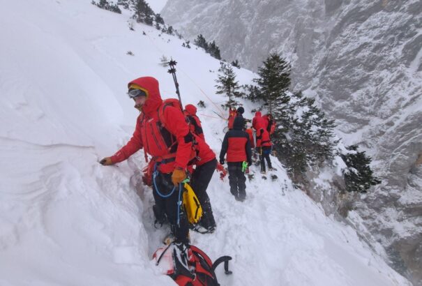 Csütörtökön folytathatják a vasárnap eltűnt magyar hegymászó keresését a szlovén Alpokban
