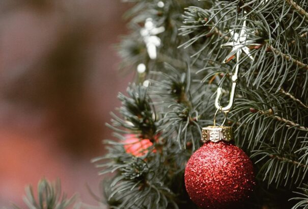 Szenteste is marad az erősen felhős, szeles idő