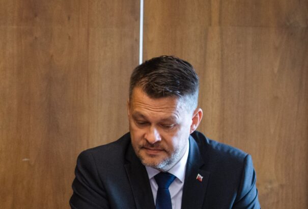 Egyre nagyobb az SNS-ellenes frakció a HLAS-on belül