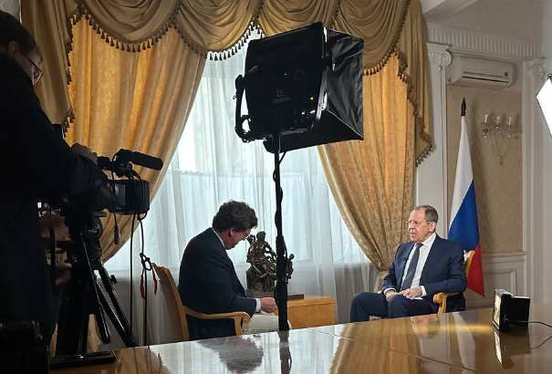 Tucker Carlson interjút készített Lavrovval. Az USA és Oroszország közötti konfliktusveszély is téma volt