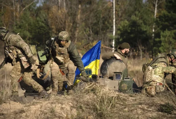 Az ukrán hadsereg főparancsnoka arról beszélt, hogy túl kevés a katona a hadseregben