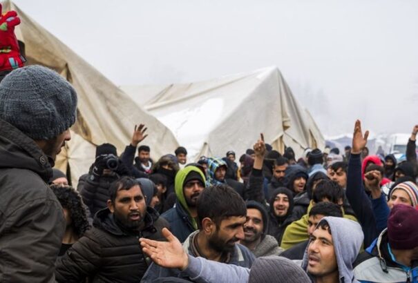 Olaszország újraindítja a migránsoknak szánt albániai táborokat